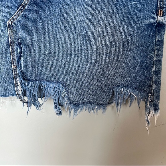 Zara Denim Fringe & Frayed Mini Skirt in Blue Wash Size Medium - Picture 4 of 8